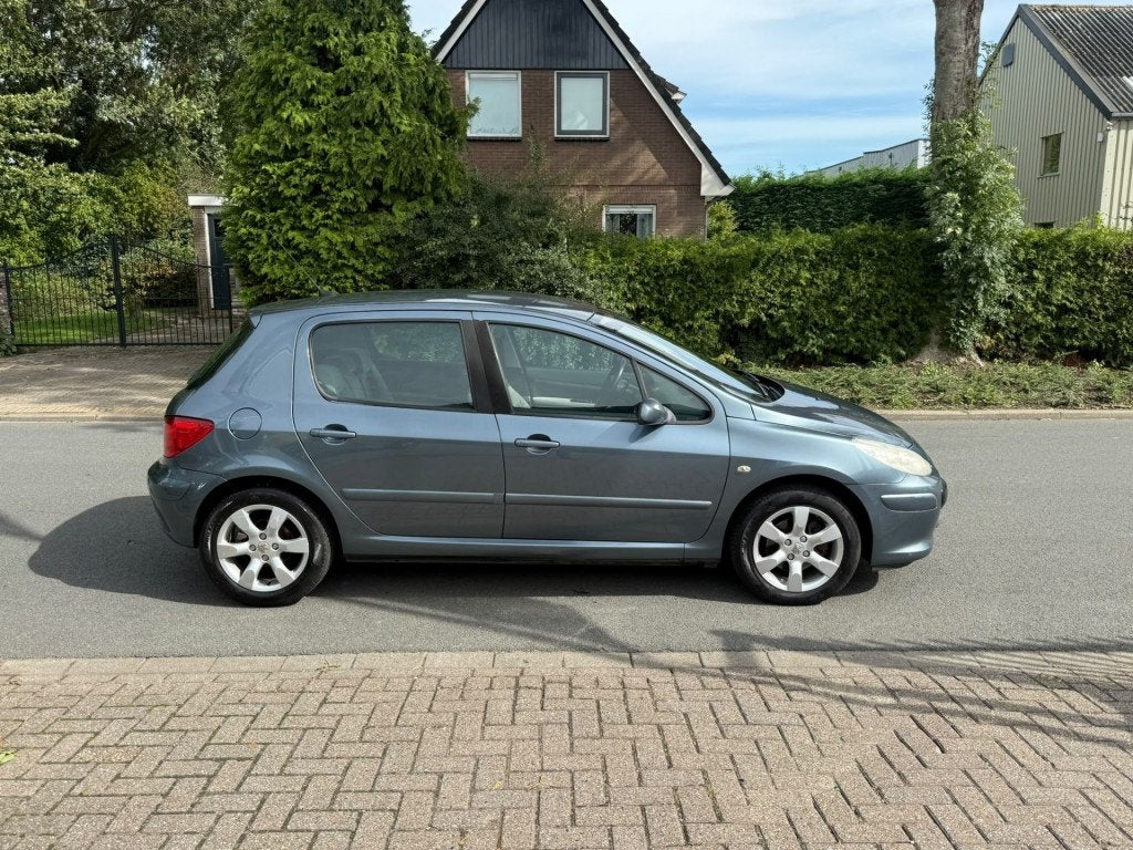Peugeot 307 2.0-1.6 XT/Automaat /cruise/Airco (ECC)/trekhaak, Gebruikt, 4 cilinders, 1470 kg, Bedrijf