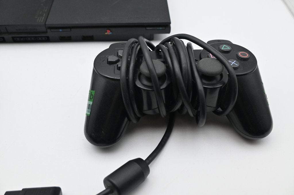 Playstation 2 Slim Model met 2 Controllers, Gebruikt, Sony Interactive Entertainment Inc., 1-7-1 Konan, Minato-ku, Tokyo 108-0075, Japan