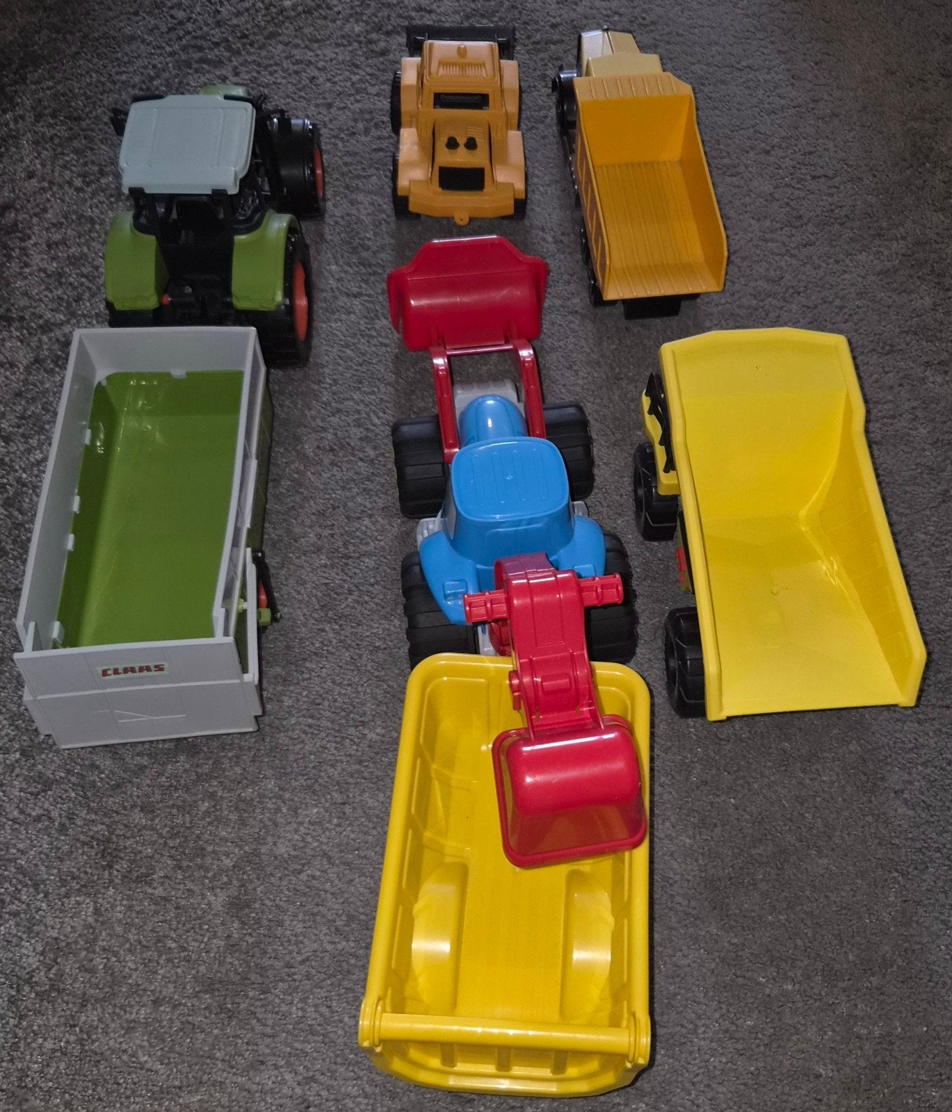 Grote set speelgoedvoertuigen: vrachtwagen, tractor, graafma, Ophalen of Verzenden, Zo goed als nieuw