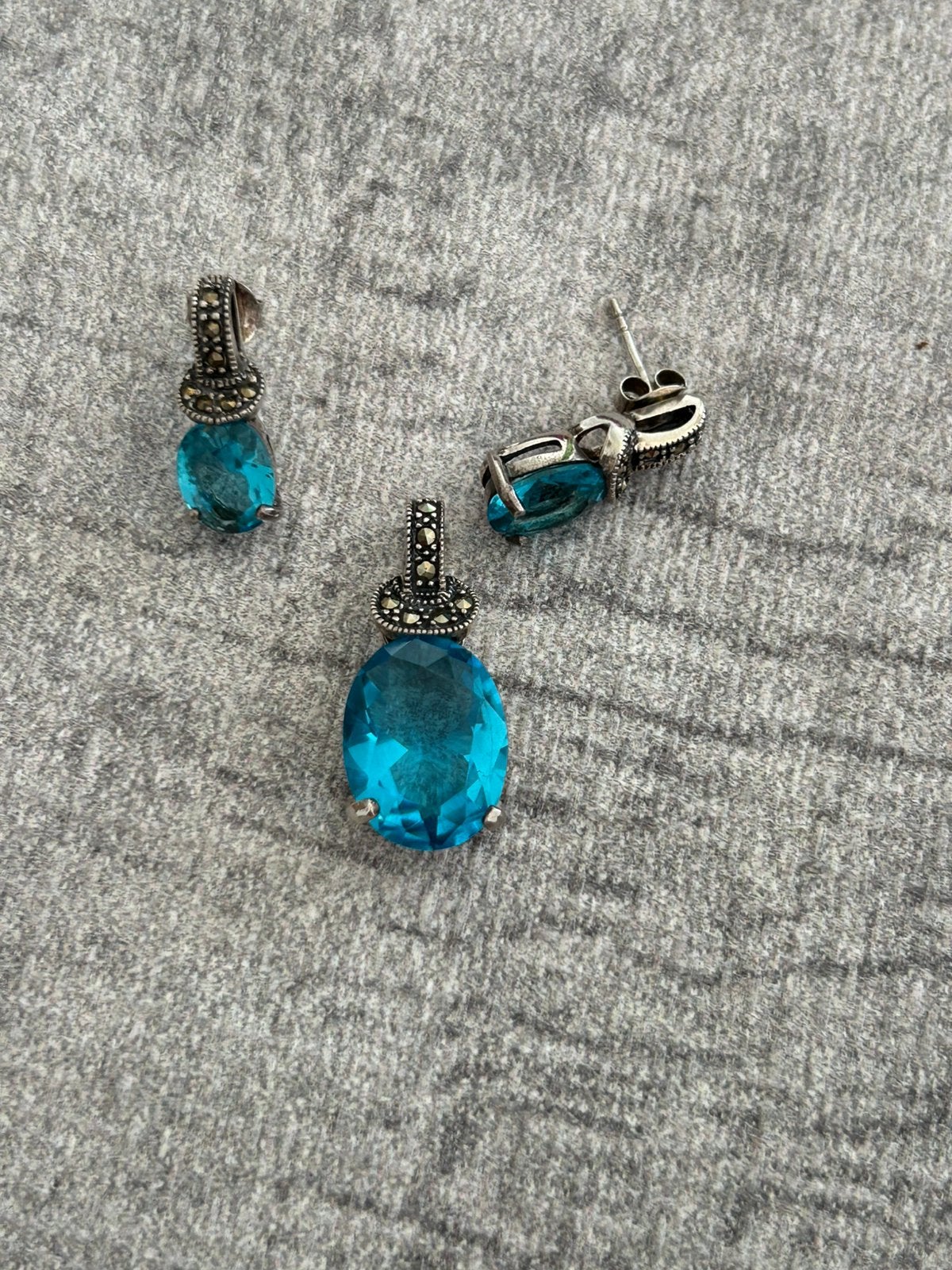 Prachtige sieraden set oorbellen en hanger, Sieraden, Tassen en Uiterlijk, Antieke sieraden, Ophalen of Verzenden, Zilver, Hanger