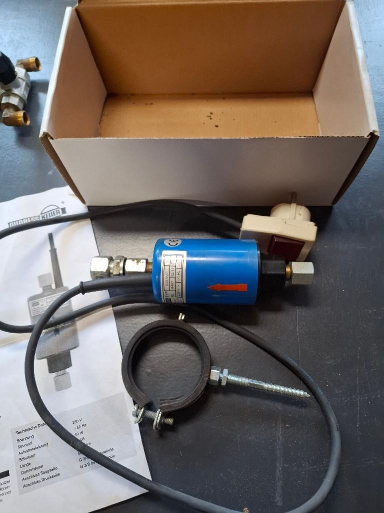 Oliepomp voor oliestook, Ophalen, Cv-ketel of Combi-ketel, Minder dan 60 cm, Zo goed als nieuw