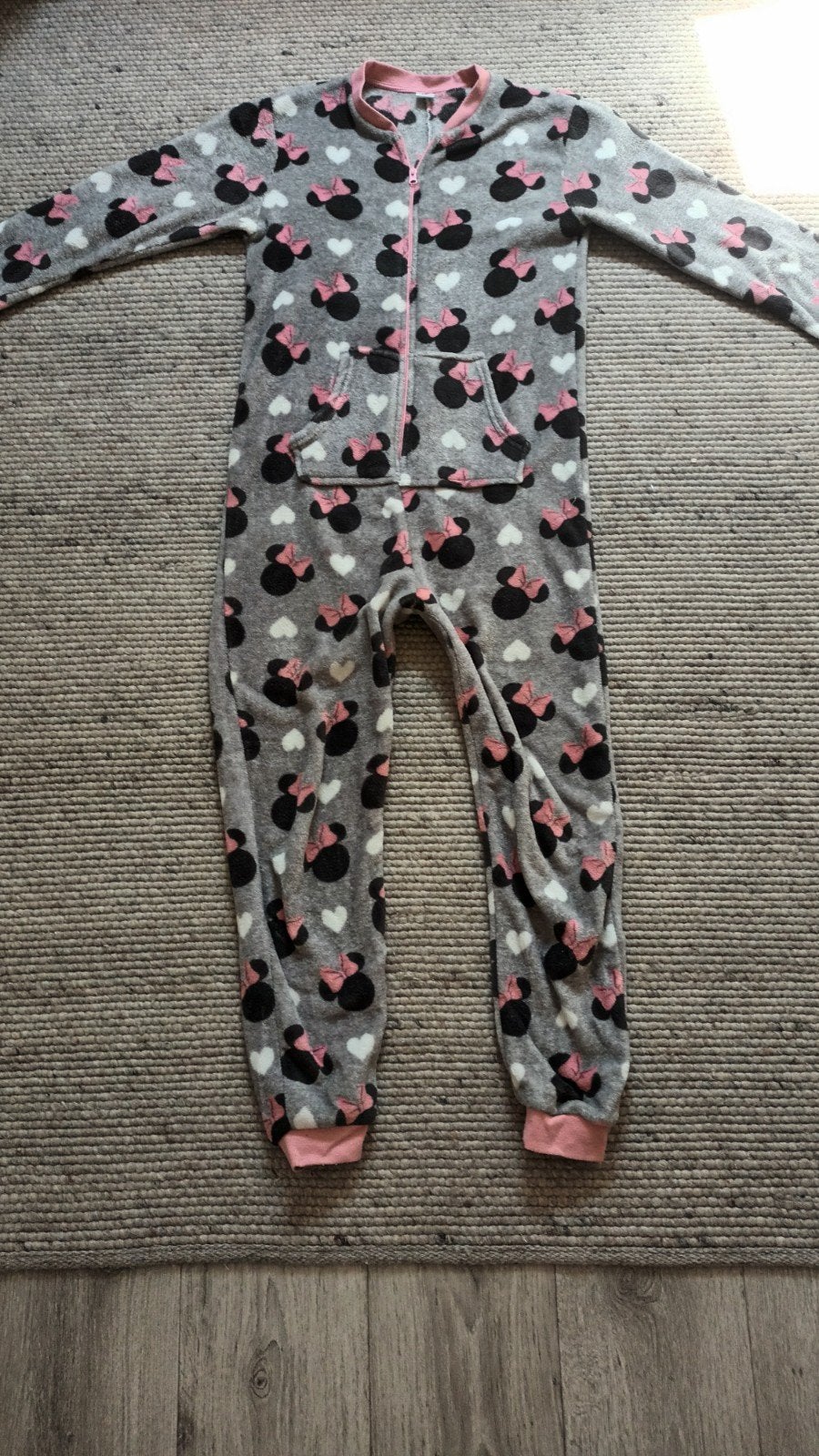 Disney Minnie Mouse Onesie - Maat S/M, Kleding | Dames, Pyjama's, Disney, Ophalen of Verzenden, Gedragen, Maat 38/40 (M)