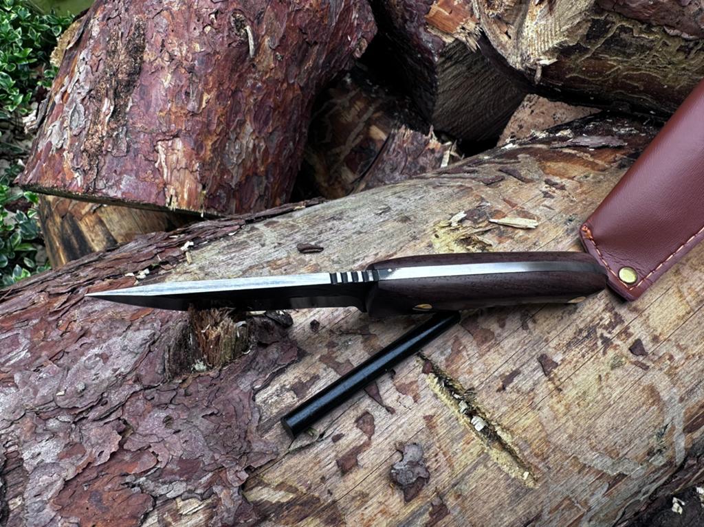 Bushcraft mes met vuurstarter en lederen schede, Ophalen, Nieuw