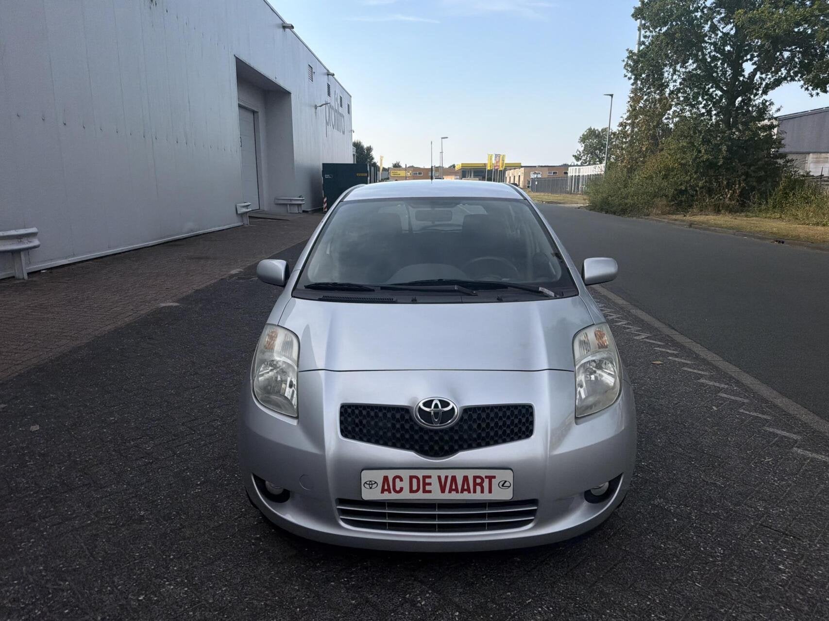 Toyota Yaris 1.3 VVTi Sol - 5DEURS/AIRCO/TREKHAAK/NAP, Auto's, Toyota, 4 cilinders, 995 kg, 547 kg, Origineel Nederlands