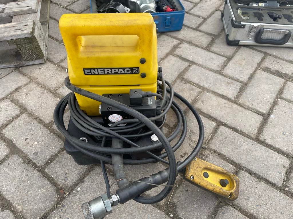 Enerpac Hydraulisch Pers Gereedschap Set - Model PUD1100E, Doe-het-zelf en Verbouw, Ophalen of Verzenden, Gebruikt