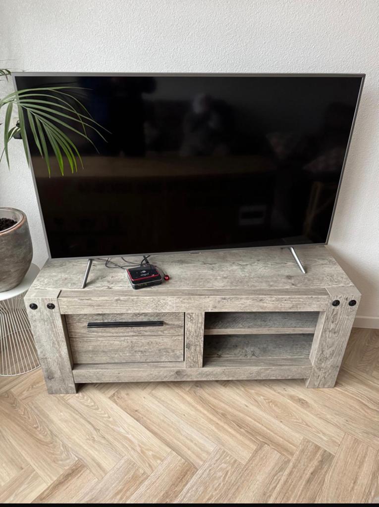 Tv meubel, Ophalen