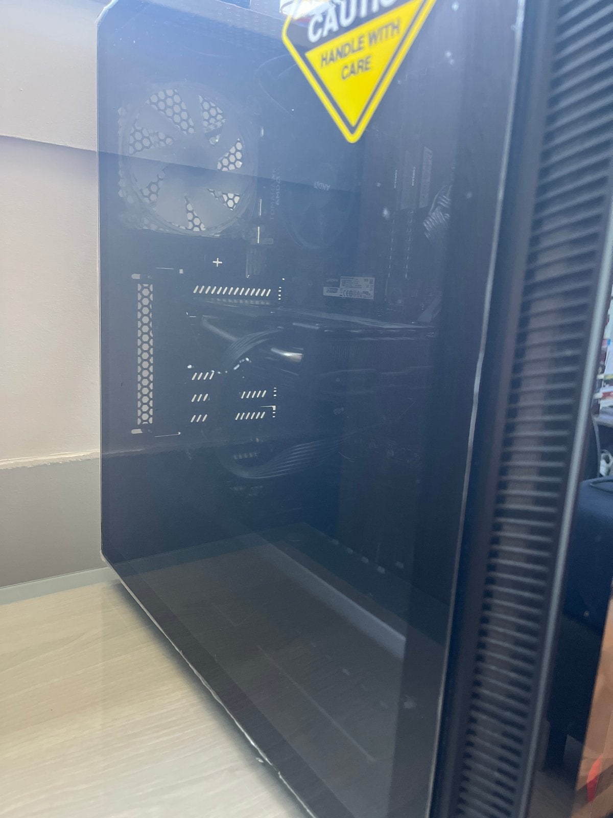 Sharkoon TG5 Pro RGB PC-behuizing - Zwart, Ophalen of Verzenden, Gebruikt