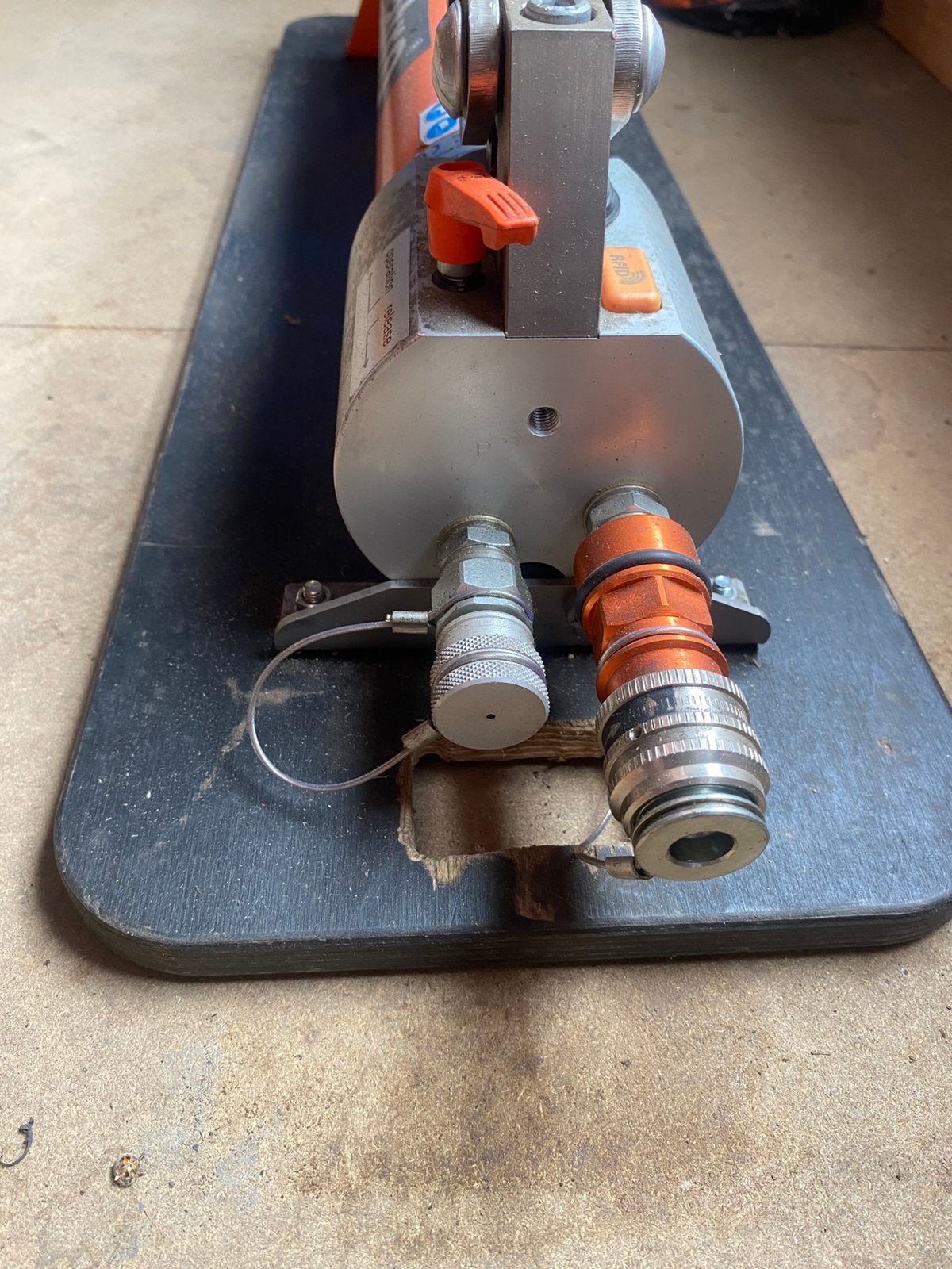Holmatro voetpomp, Ophalen of Verzenden, Zo goed als nieuw