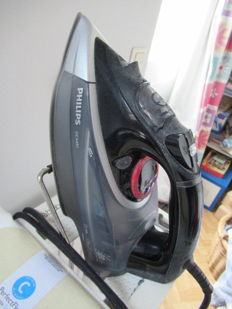 oud STOOMSTRIJKIJZER PHILIPS GC4491, Ophalen of Verzenden, Gebruikt, Strijkijzer met snoer