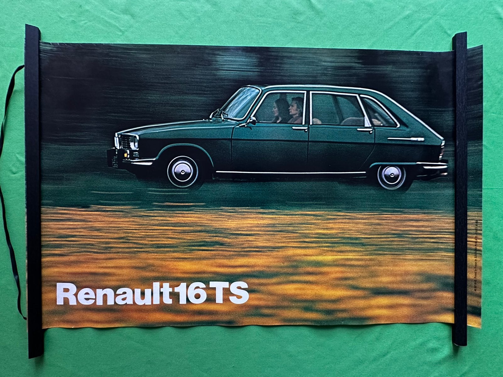 Renault 16 TS orig. dealerposter. XL. 99x62 cm. Zeldzaam., Ophalen of Verzenden, Zo goed als nieuw, Auto's