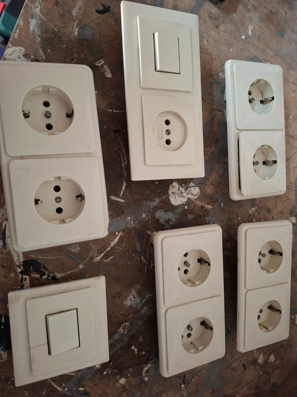 Stopcontacten en lichtschakelaars (9+2 stuks), Ophalen of Verzenden, Gebruikt, Stopcontact