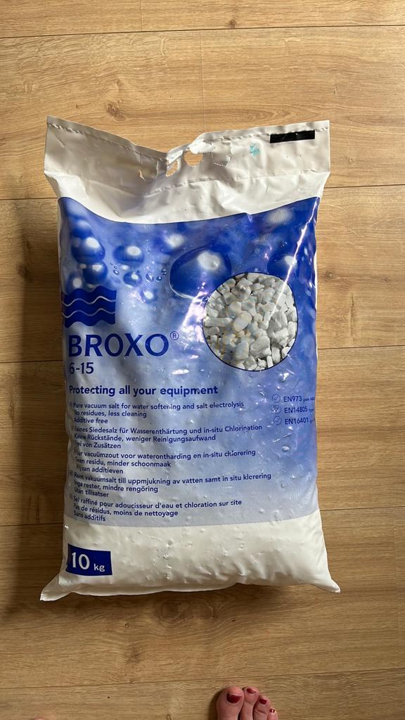 Drie zakken Broxo zout waterontharder, Ophalen, Nieuw