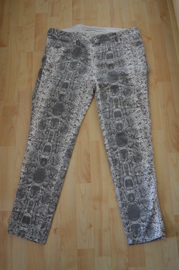 Spijkerbroek van Promiss maat 44, Kleding | Dames, Broeken en Pantalons, Promiss, Maat 42/44 (L), Ophalen of Verzenden, Zo goed als nieuw