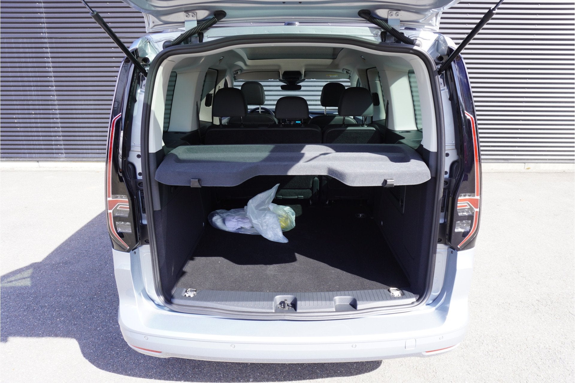 Volkswagen Caddy Maxi L2 150pk Plug-in Hybride Style Automaa, Auto's, 4 cilinders, 150 pk, 1894 kg, Bedrijf