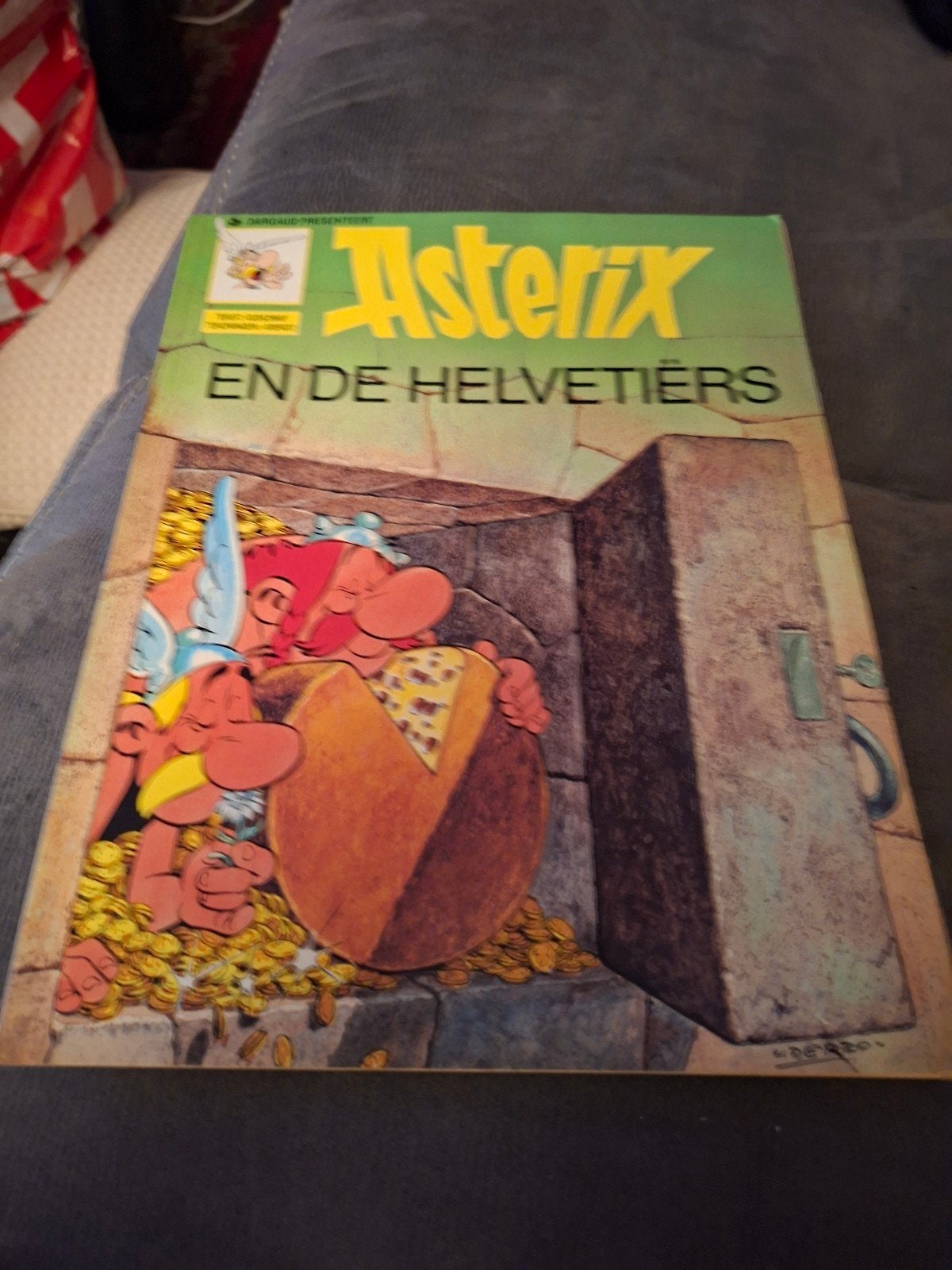 Asterix en de Helvetiërs - Klassiek stripboek, Eén stripboek, Ophalen of Verzenden, Gelezen, René Goscinny en Albert Uderzo