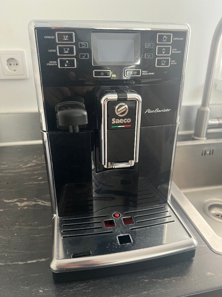 Saeco PicoBaristo Deluxe (Type: SM5460/10), Witgoed en Apparatuur, Koffiezetapparaten, Ophalen, Afneembaar waterreservoir, Zo goed als nieuw