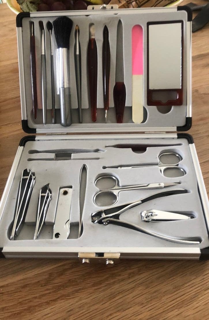 Uitgebreide manicureset in koffer 20/14 cm, Ophalen of Verzenden, Zo goed als nieuw