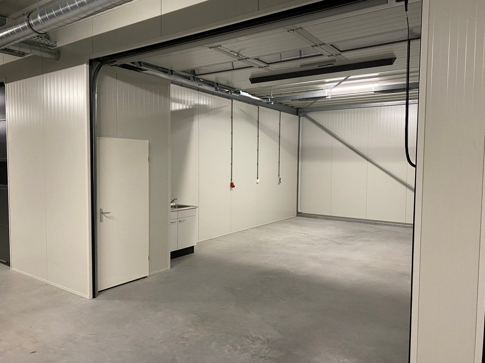 Bedrijfsruimte / Opslagruimte / Garagebox met kantoor, Doe-het-zelf en Verbouw, Ophalen