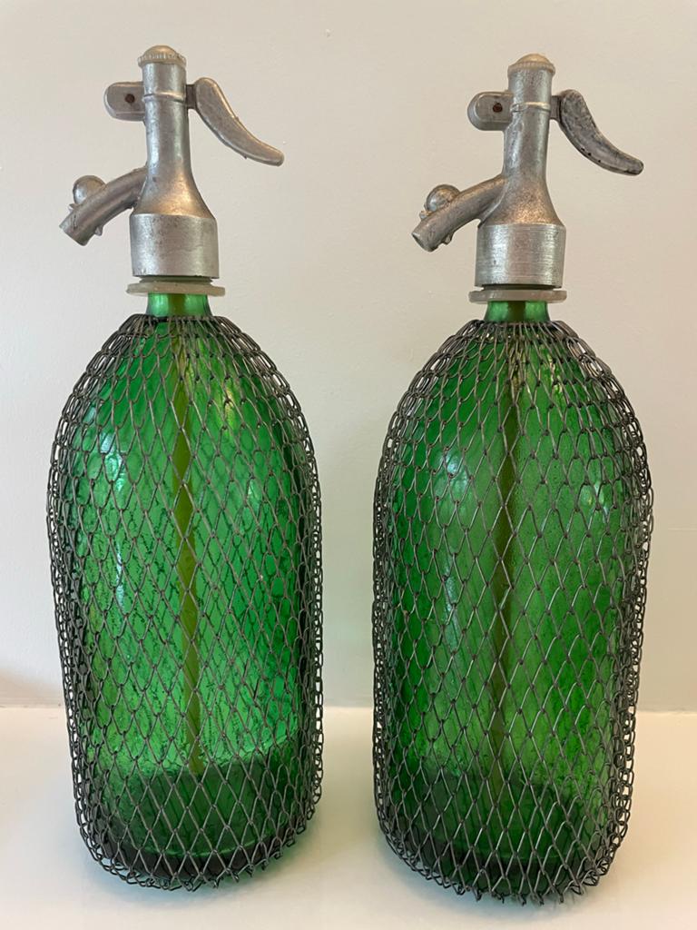 Set van 2 Vintage Groene Sodafles Sifons met Draadnet, Ophalen of Verzenden