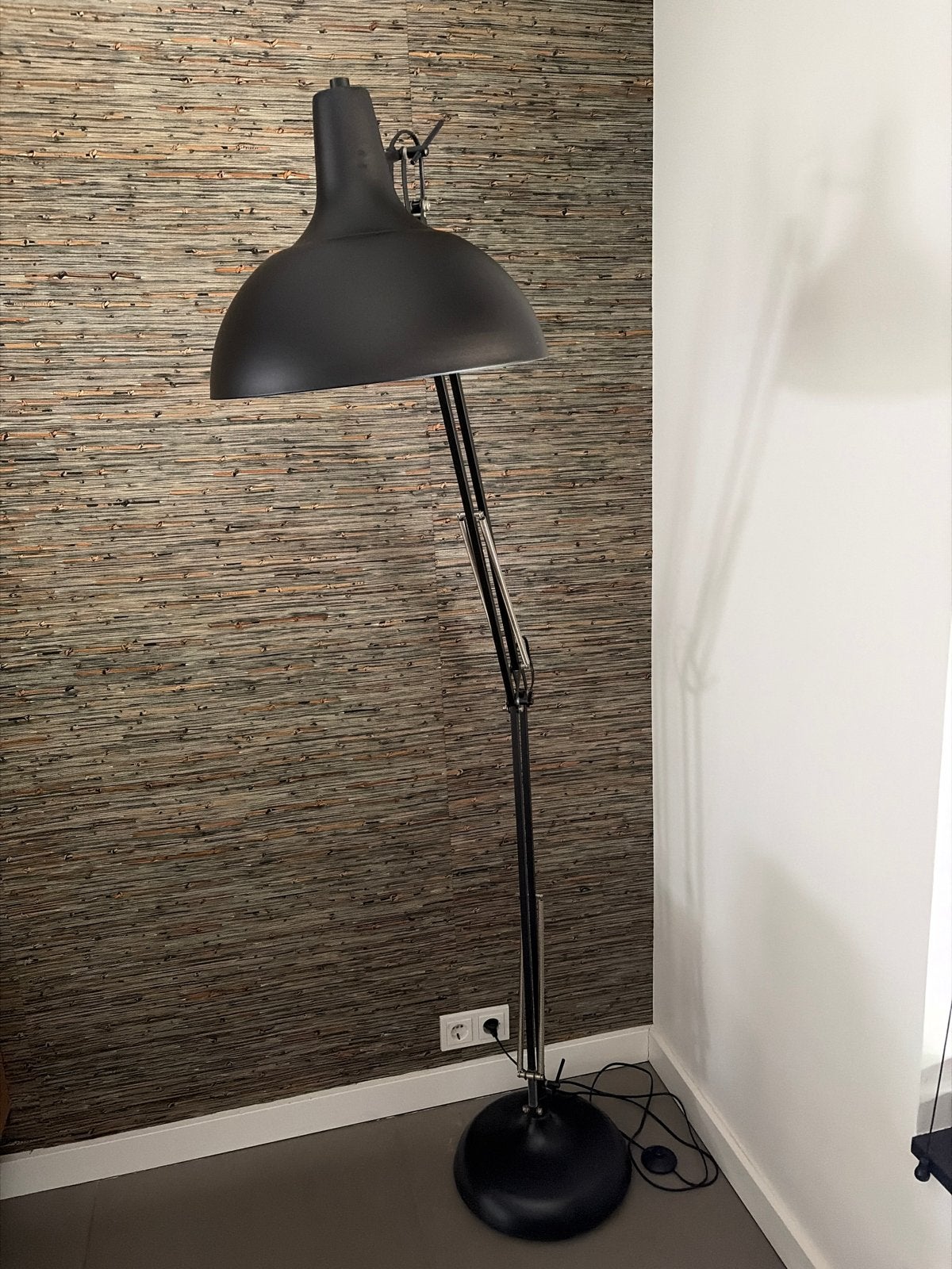 QAZQA Hobby XXL Vloerlamp zwart Industriële Staanlamp Zwart, Ophalen, E27 (groot), Zo goed als nieuw, Metaal