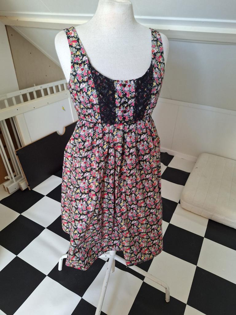 Dorothy Perkins Zomerjurk Bloemenprint Maat 38, Kleding | Dames, Jurken, Maat 38/40 (M), Zwart, Ophalen of Verzenden, Dorothy Perkins