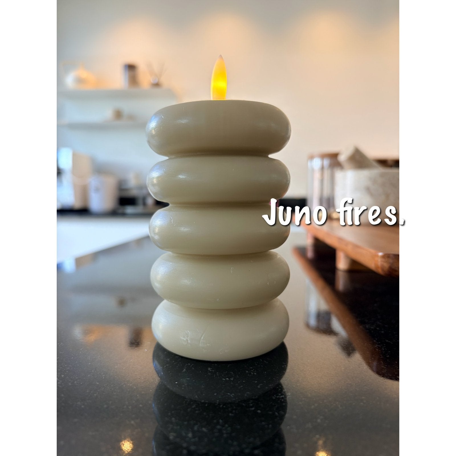 Juno fires ledkaars., Huis en Inrichting, Ophalen, Nieuw, Beige