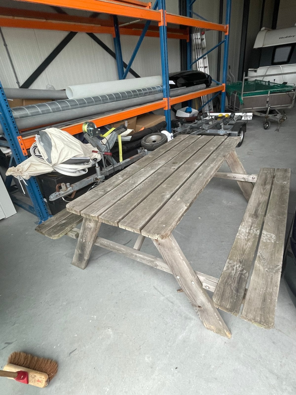 Robuuste houten picknicktafel voor buiten, Tuin en Terras, Picknicktafels, Ophalen of Verzenden, Gebruikt, Rechthoekig, Hout