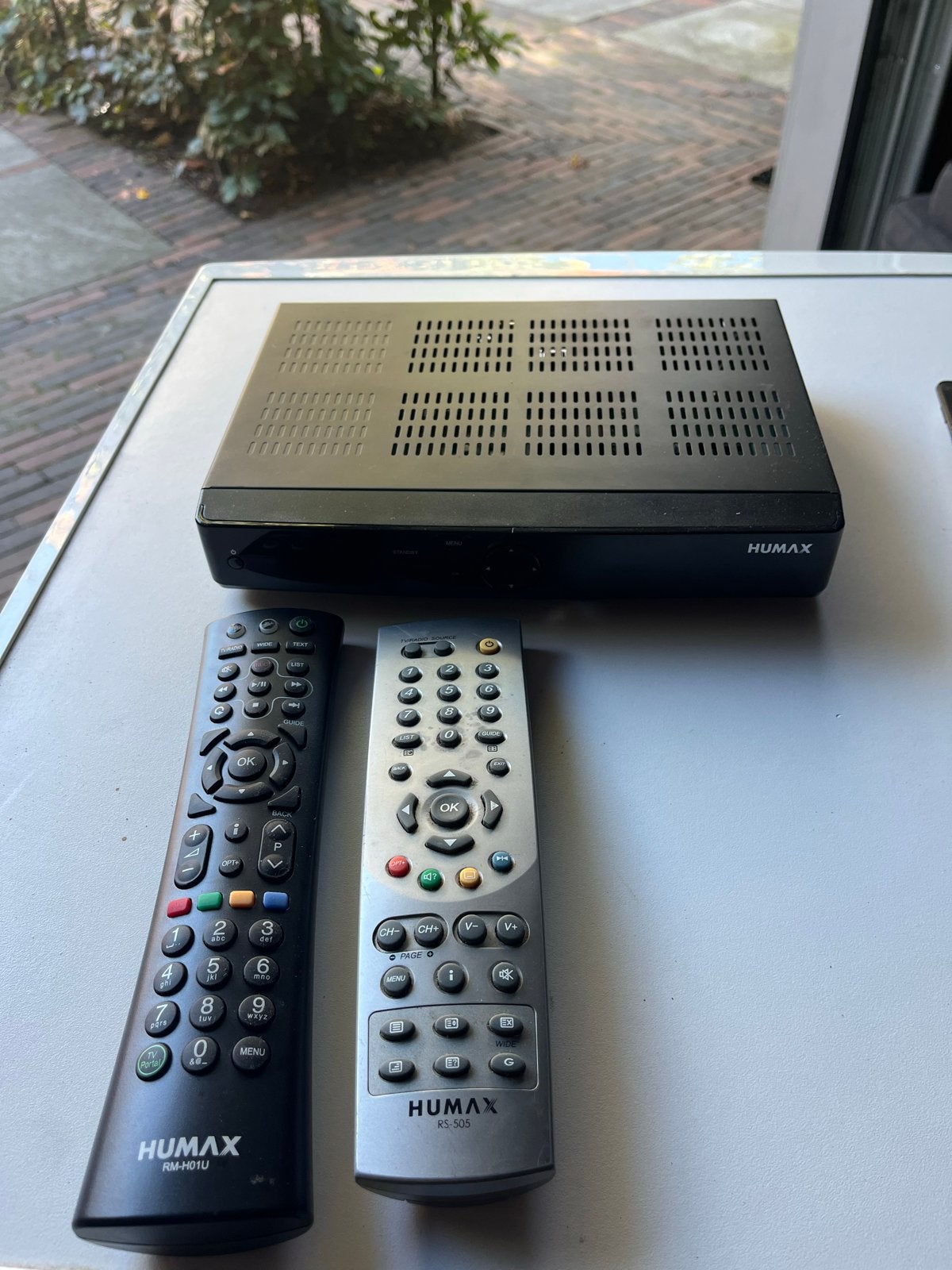 Humax Decoder met Afstandsbedieningen, Ophalen of Verzenden, Gebruikt, Decoder