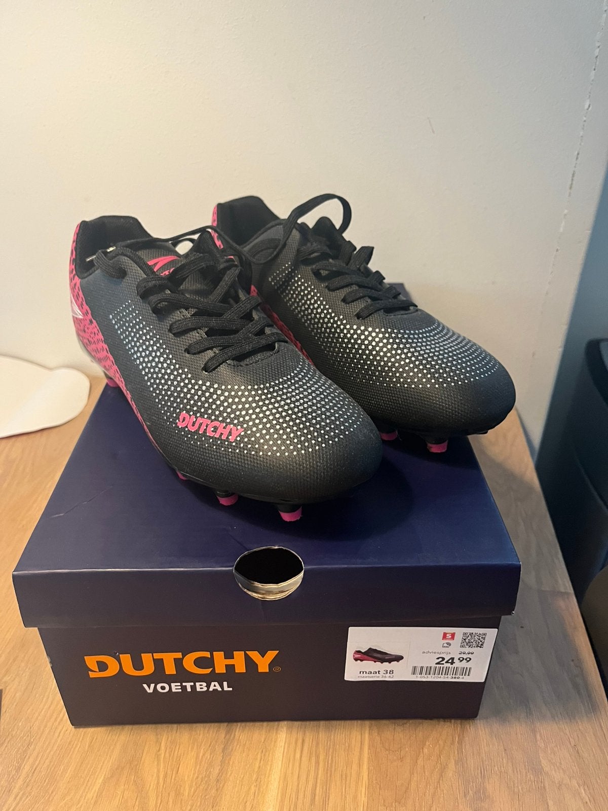 Voetbalschoenen Dutchy, maat 38, zwart/roze, nieuw, Sport en Fitness, Voetbal, Maat XS of kleiner, Schoenen, Nieuw, Ophalen of Verzenden