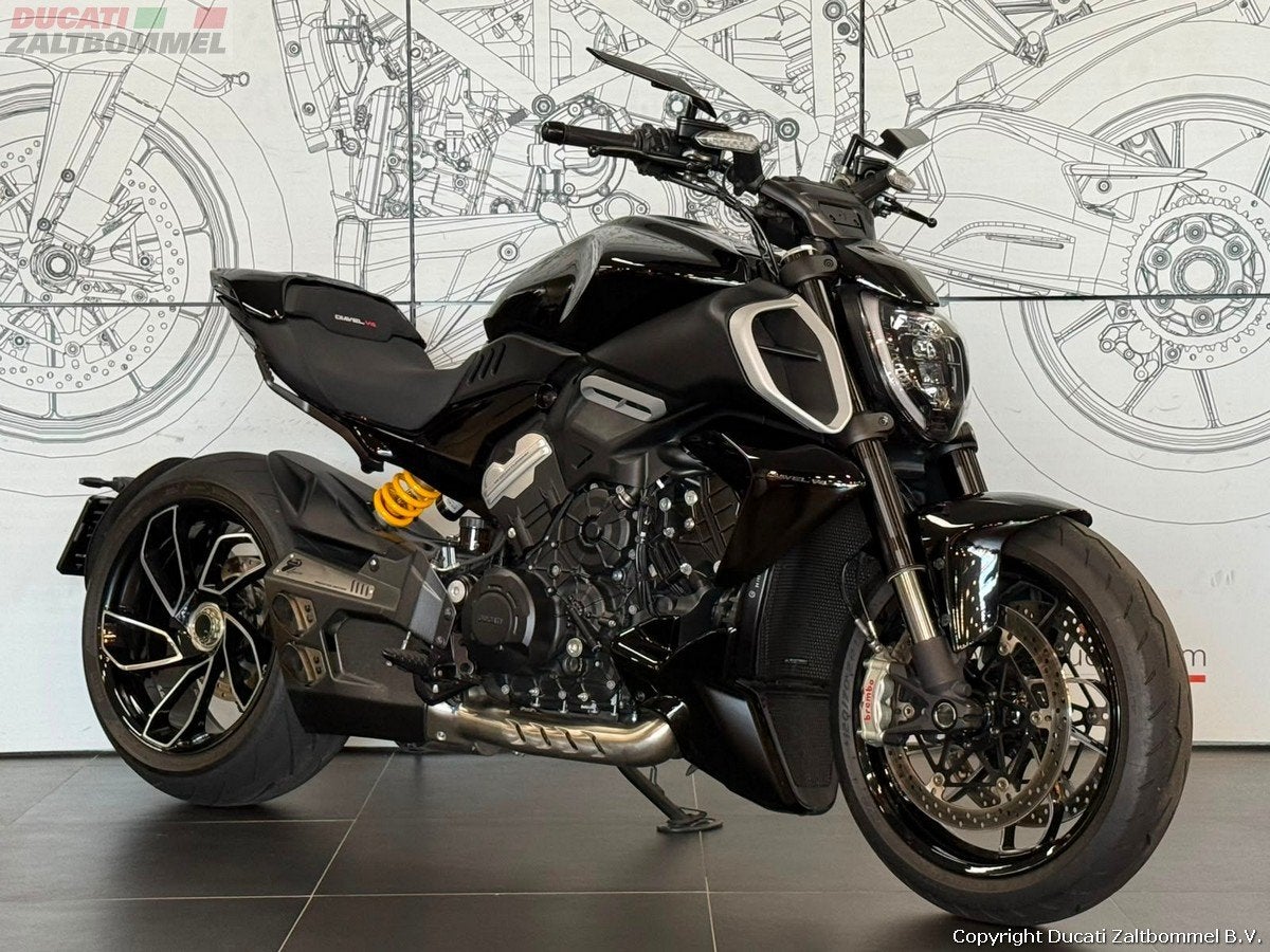 Ducati DIAVEL V4 (bj 2023), Bedrijf, Meer dan 35 kW, 1158 cc, Naked bike