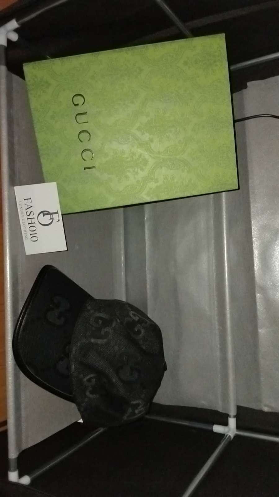 Gucci Pet Zwart – Luxe Designer Pet, Kleding | Heren, Hoeden en Petten, Ophalen of Verzenden, Zo goed als nieuw