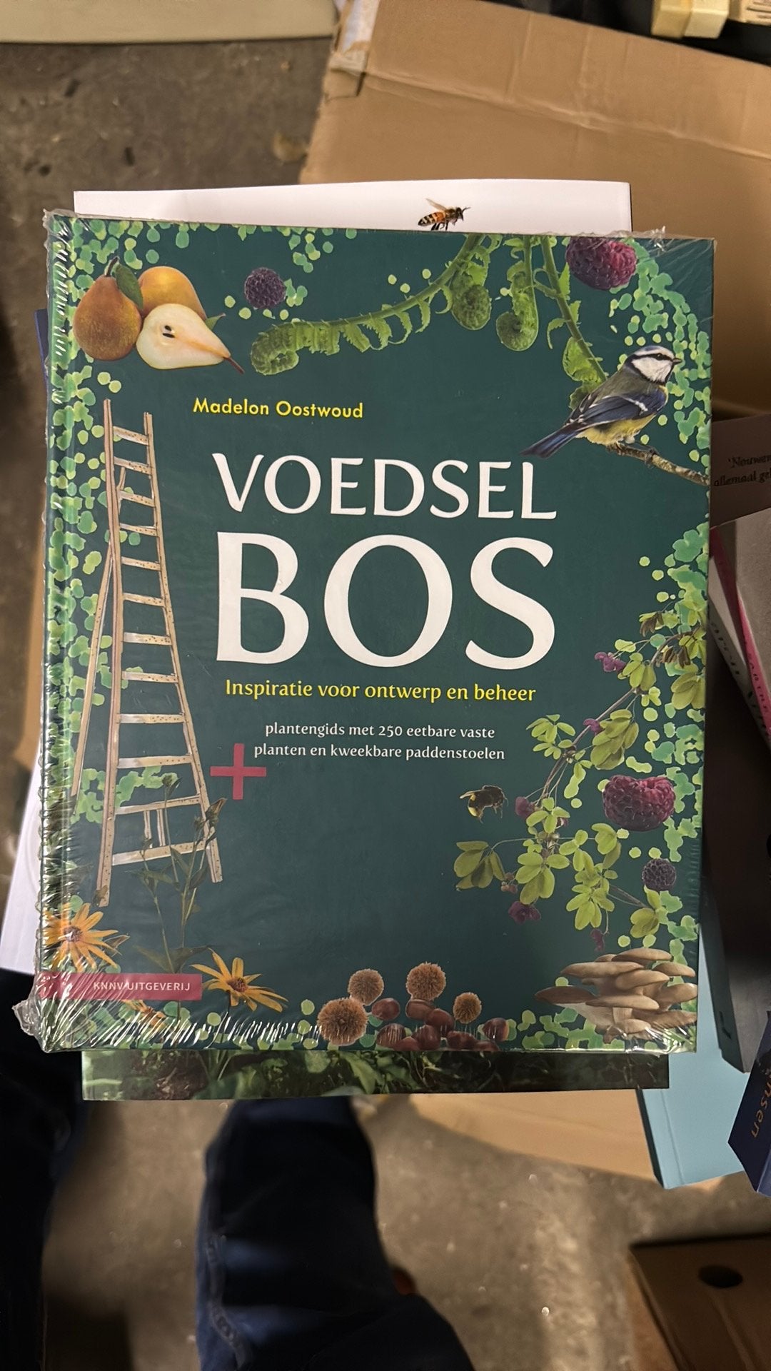 Madelon Oostwoud - Voedselbos, Ophalen of Verzenden, Zo goed als nieuw, Madelon Oostwoud, Natuurwetenschap