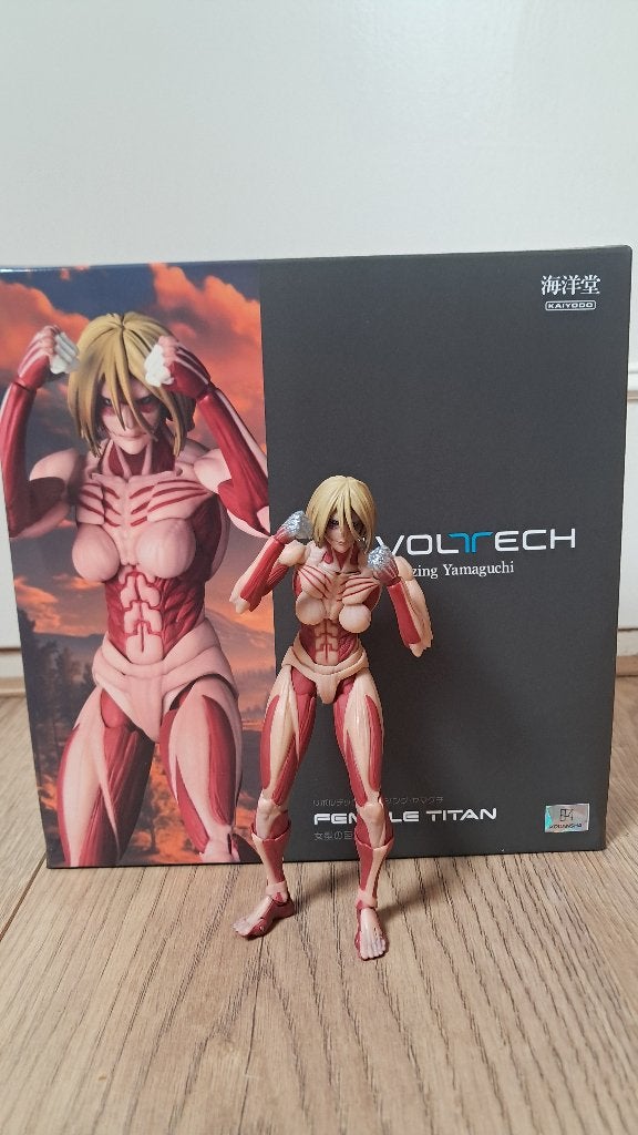 Attack On Titan Female Titan Revoltech figuur, Ophalen of Verzenden, Zo goed als nieuw