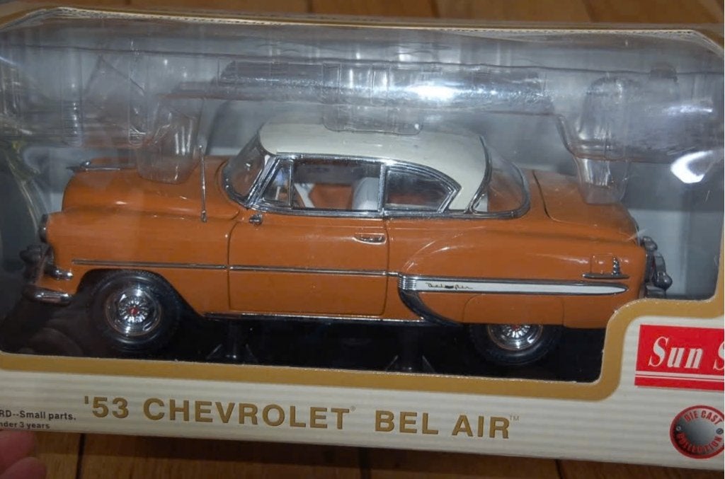 1:18 CHEVROLET BEL AIR 1953 Sun star diecast in box WRH, Verzenden, Zo goed als nieuw, Auto, ERTL