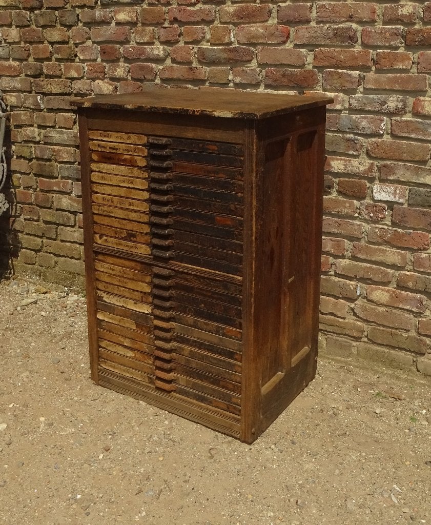 oude letterkast uit drukkerij kast fourniturenkast, Ophalen