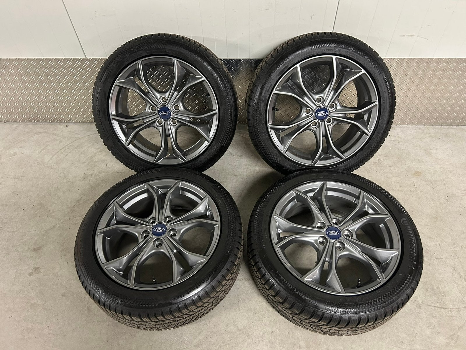 Originele Ford Focus 17 inch 5x108 Conti winter TPMS 8mm, Ophalen, Ford, Banden en Velgen, 17 inch