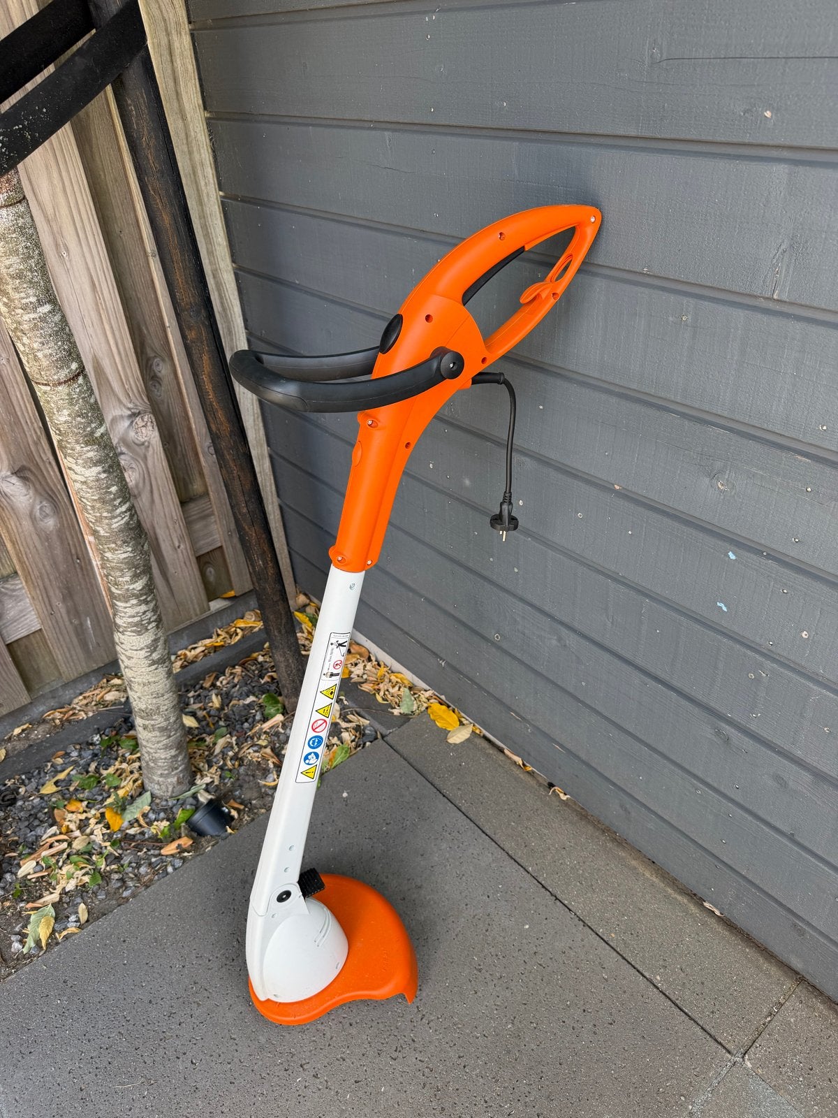 Stihl FSE31 kantjesmaaier zo goed als nieuw, Ophalen, Zo goed als nieuw, Elektrische grasmaaier