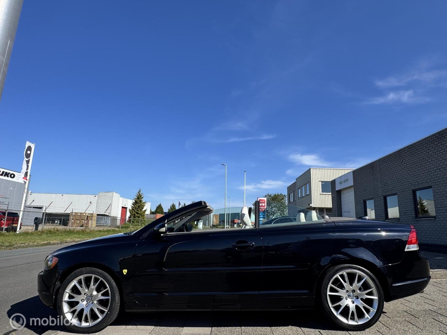 Volvo C70 Convertible 2.5 T5 Momentum|Youngtimer Leder Navi, Voorwielaandrijving, C70, Automatische klimaatregeling, Cabriolet