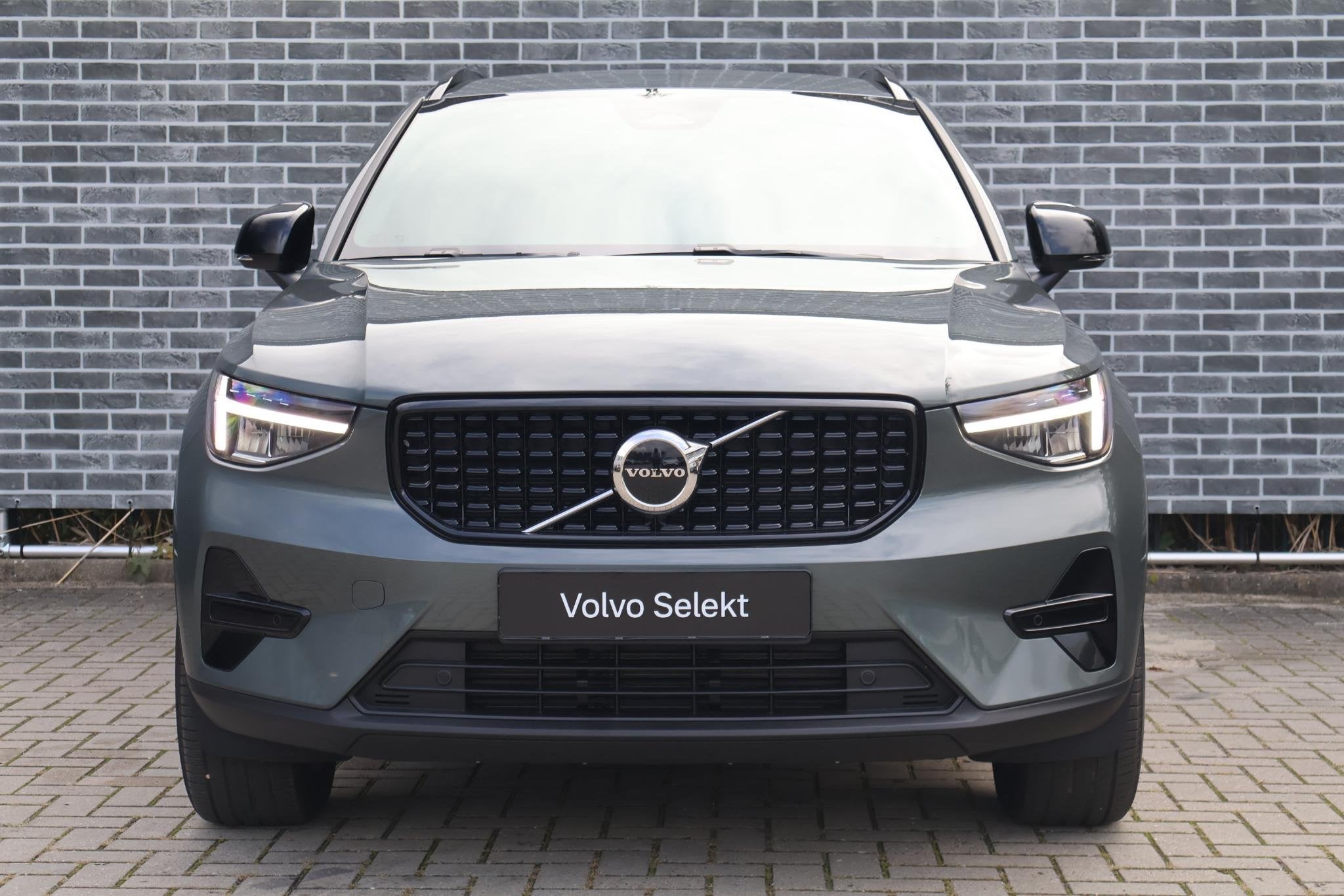 Foto 3 van Volvo XC40 2.0 B4 Plus Dark | Trekhaak | Harman Kardon Audio