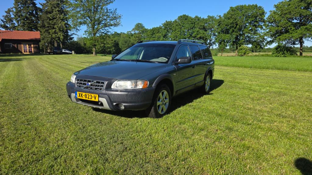 Volvo XC70 2.5 T AWDgarantie nwe distri airco!, Automaat, 1800 kg, Beige, 2521 cc