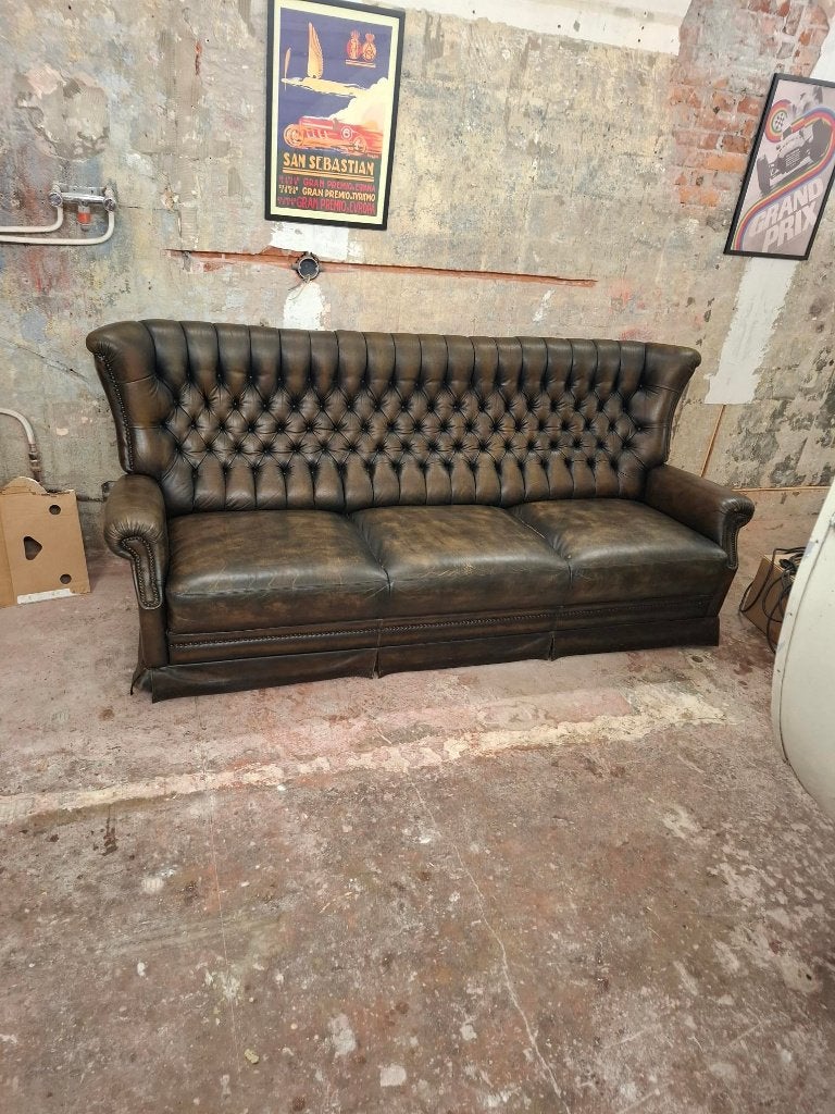 Klassieke Chesterfield driezitsbank, Ophalen, Gebruikt, Driepersoons, Rechte bank