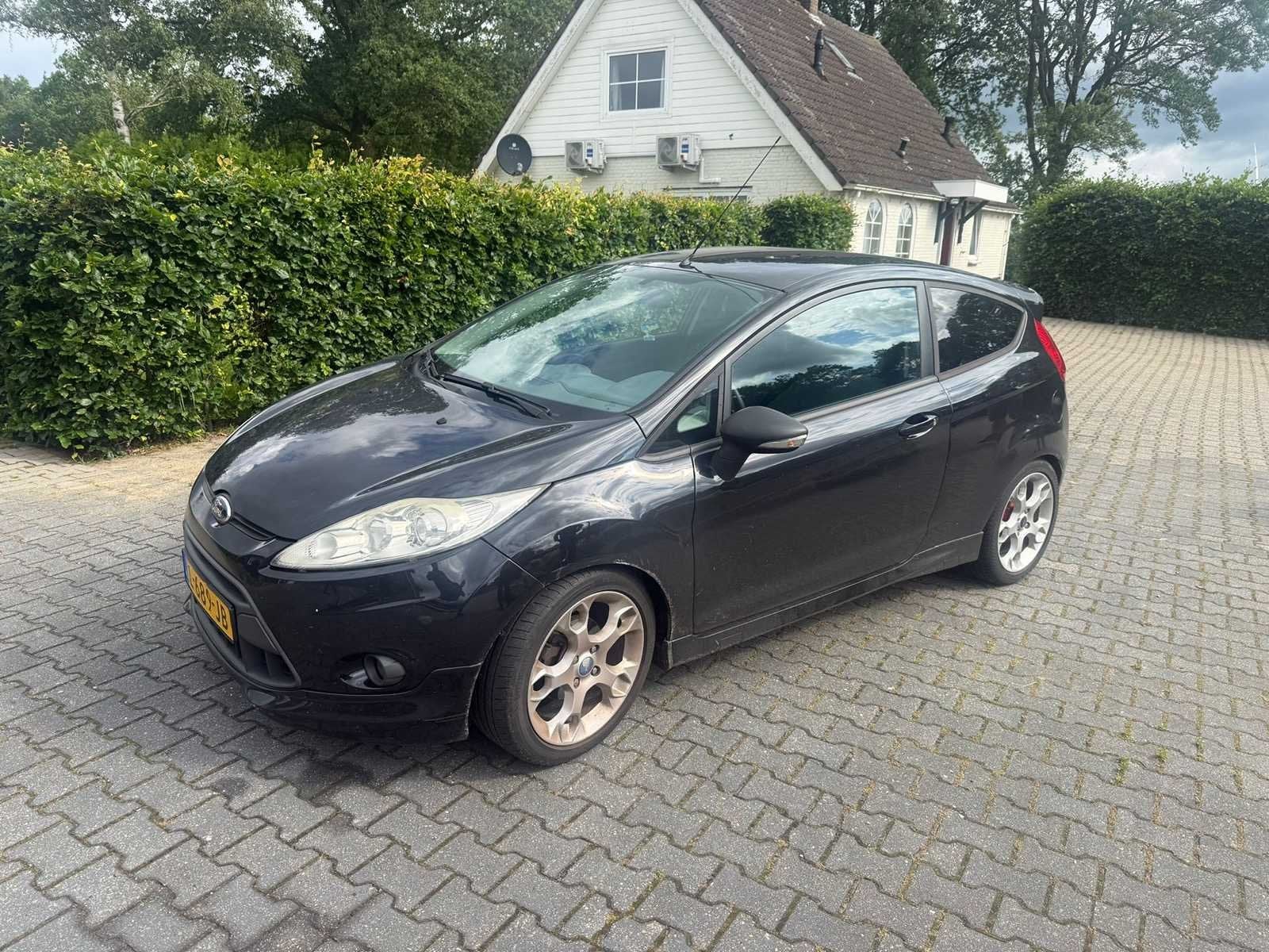 Ford - 2009 - Fiesta - 1.6 Ghia - Personenauto, 1596 cc, Gebruikt, 31 €/maand, 4 cilinders