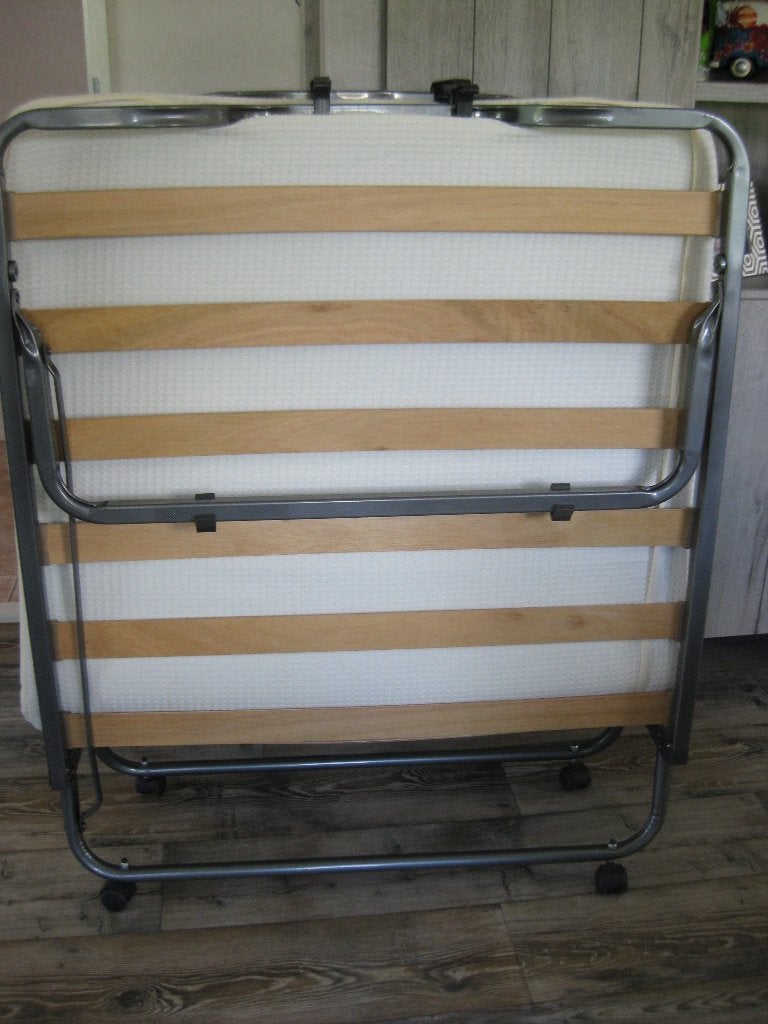 logeerbed opklapbaar  90cm x 190cm afhalen in Voorthuizen, Huis en Inrichting, Ophalen, Gebruikt, 90 cm, Eenpersoons