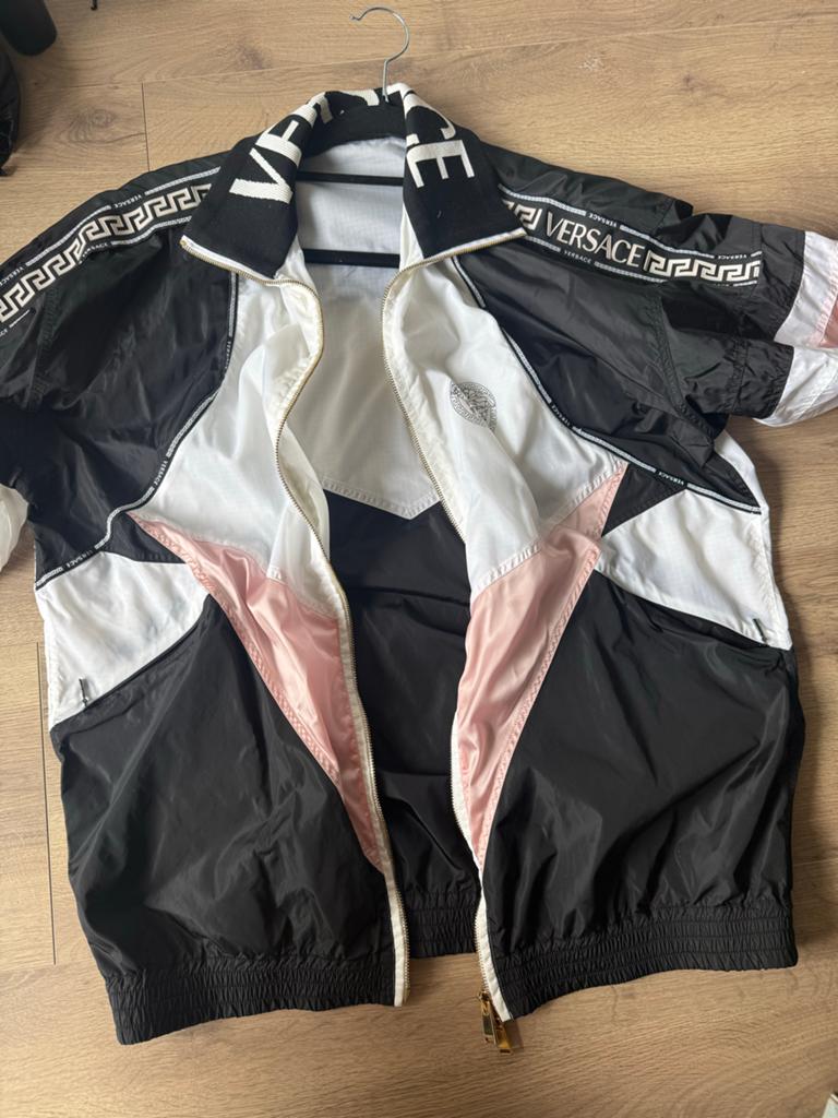Nieuwe Versace jas met bon, Kleding | Heren, Ophalen of Verzenden, Nieuw, Overige maten, Zwart