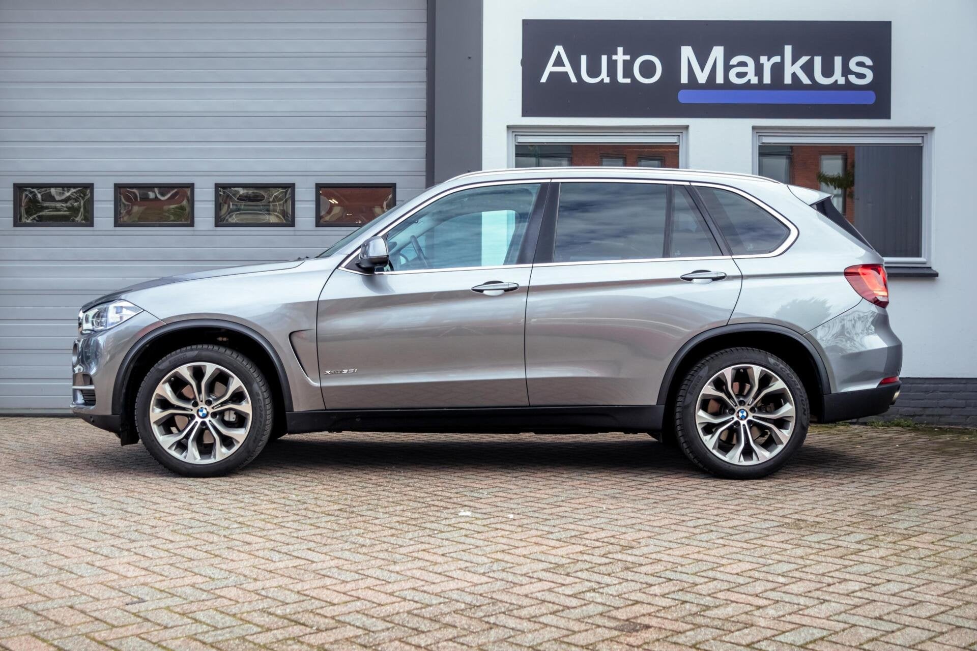 BMW X5 xDrive35i High Executive|HUD|H&K|Night Vision|SoftClo, Auto's, 2005 kg, Bedrijf, Vierwielaandrijving, 129 €/maand