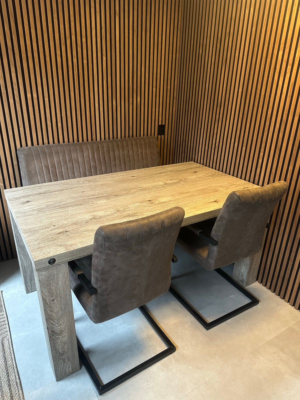 Complete eethoek met bank en 2 stoelen, Ophalen, Zo goed als nieuw, 4 tot 6 stoelen