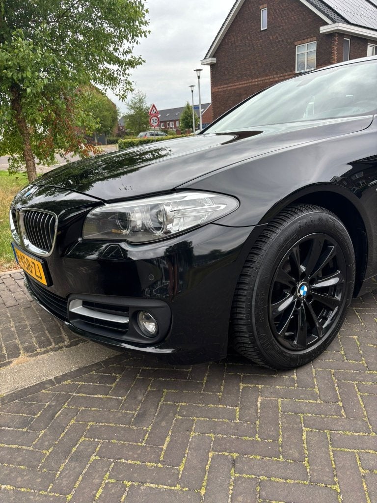 BMW 5-Serie 2.0 520I AUT 184 PK Touring 2013 Zwart, Euro 5, Achterwielaandrijving, 1850 kg, Zwart