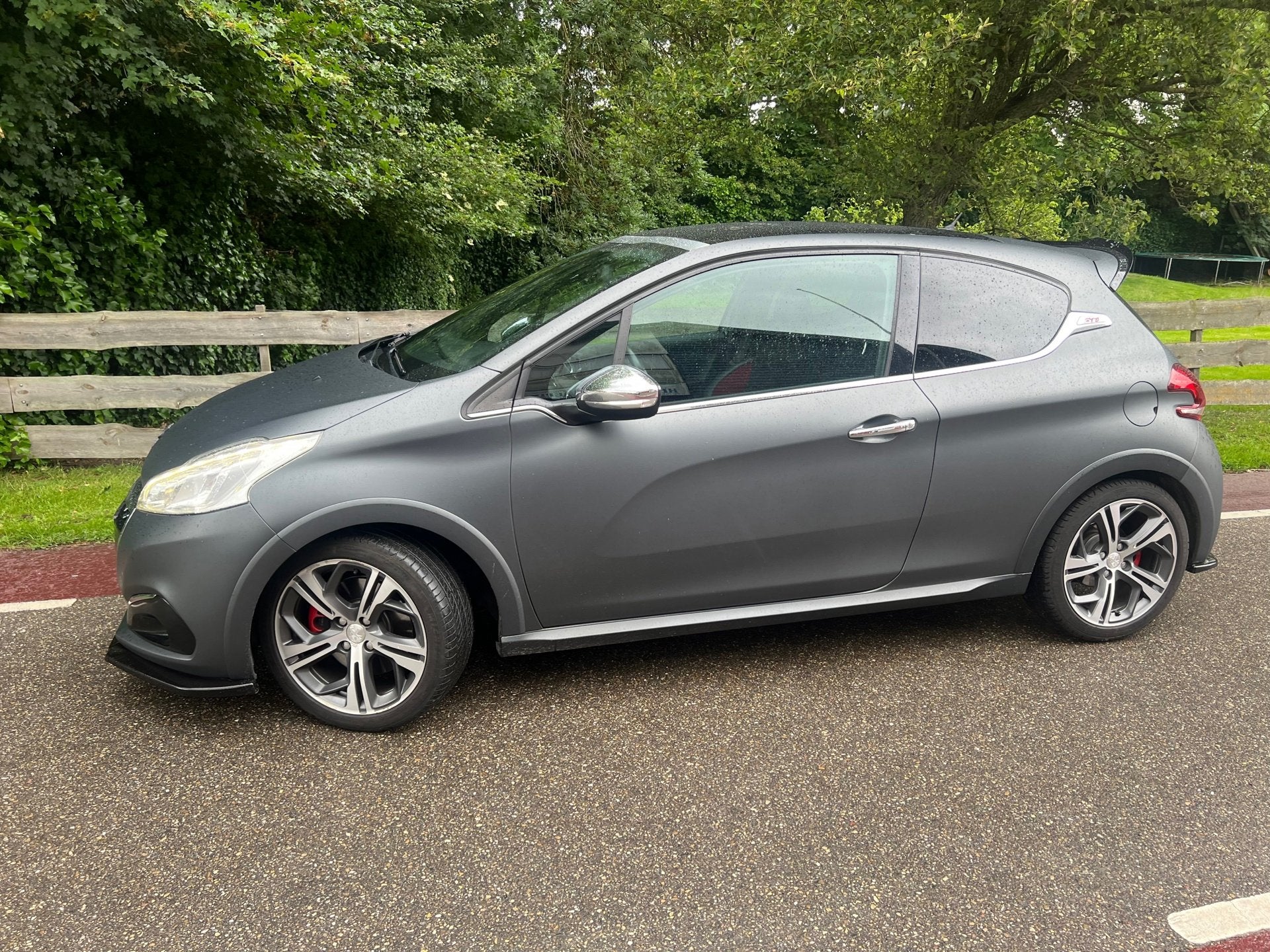 Peugeot 208 1.6 e-THP GTi 208 PK Pano Navi Clima, Voorwielaandrijving, Gebruikt, Leder en Stof, 49 €/maand