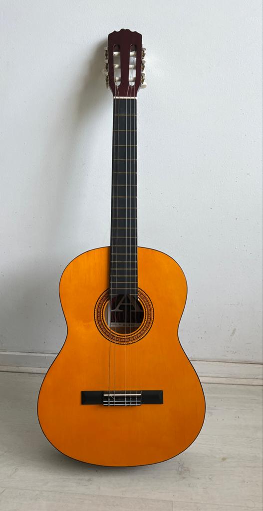 Amuse MG-962 Klassieke Gitaar met Hoes en oefenboeken en CD, Ophalen, Gebruikt, Klassieke of Spaanse gitaar, Met koffer