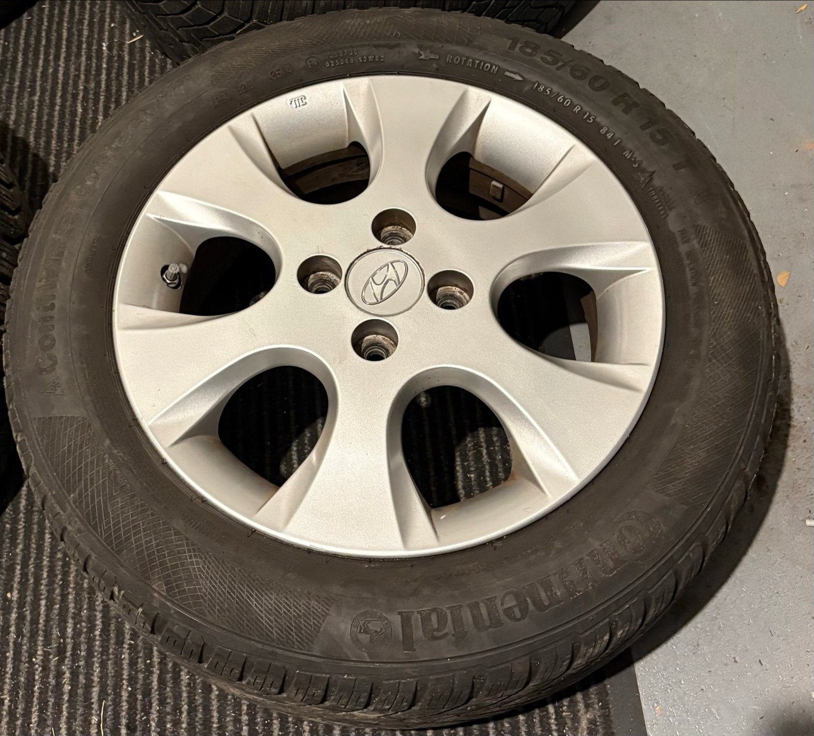 Hyundai i20 15 inch winterbanden met lichtmetalen wielen, Ophalen, Gebruikt, 15 inch, Banden en Velgen